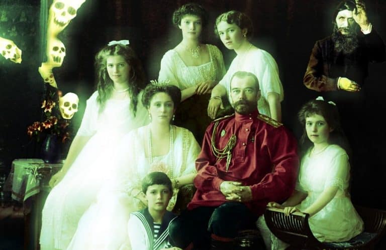 Familia Romanov con el zar Nicolas II