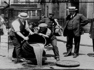 incautaciones de alcohol en Chicago,mercado negro de alcohol, ley seca y Al Capone