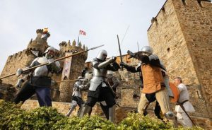 Recreación del asedio al castillo de Ponferrada por parte de la Irmandade de los irmandiños