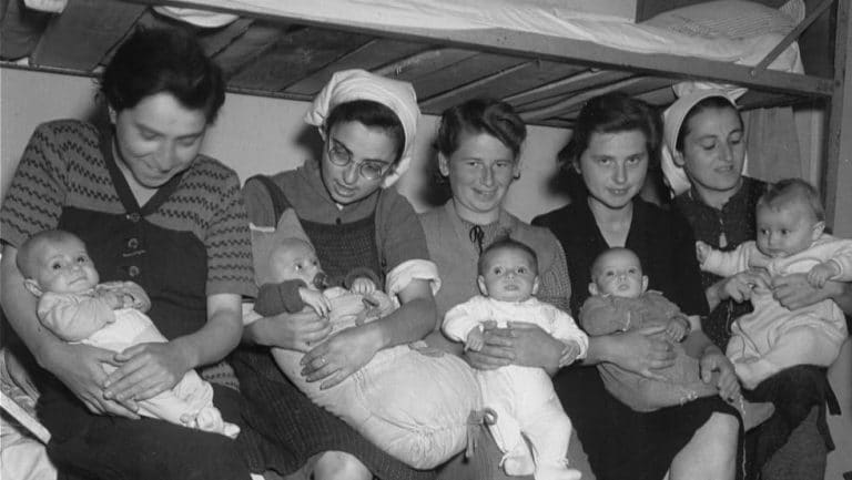 maternidad durante el holocuasto judío