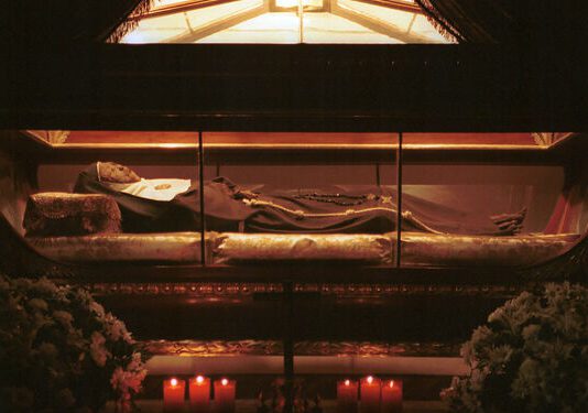 El cuerpo incorrupto de María Coronel se expone cada 2 de diciembre en el convento. / EL DÍA