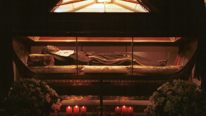 El cuerpo incorrupto de María Coronel se expone cada 2 de diciembre en el convento. / EL DÍA