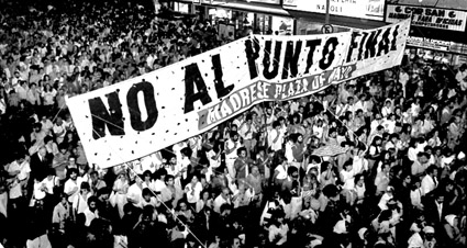Manifestación contra la Ley de Punto Final en 1986