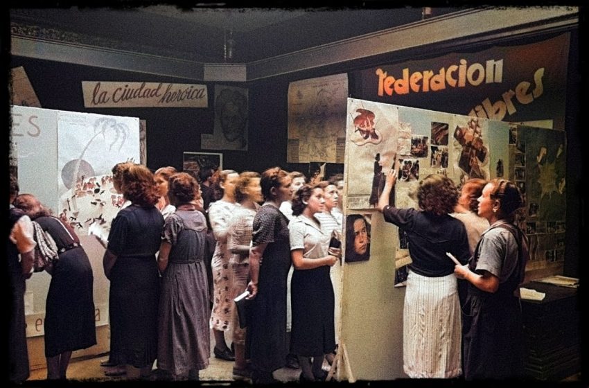 Pérez de Rozas, Que el pasado se hunda en la nada. Exposición de Mujeres Libres, 10 de agosto de 1938. Arxiu Fotogràfic de Barcelona