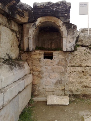 Plutonio de Hierápolis Puerta del Infierno de Turquía